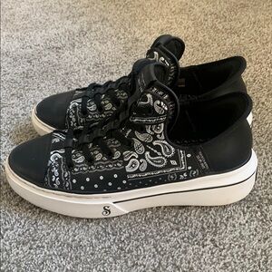 Sketchers X Snoop Dogg